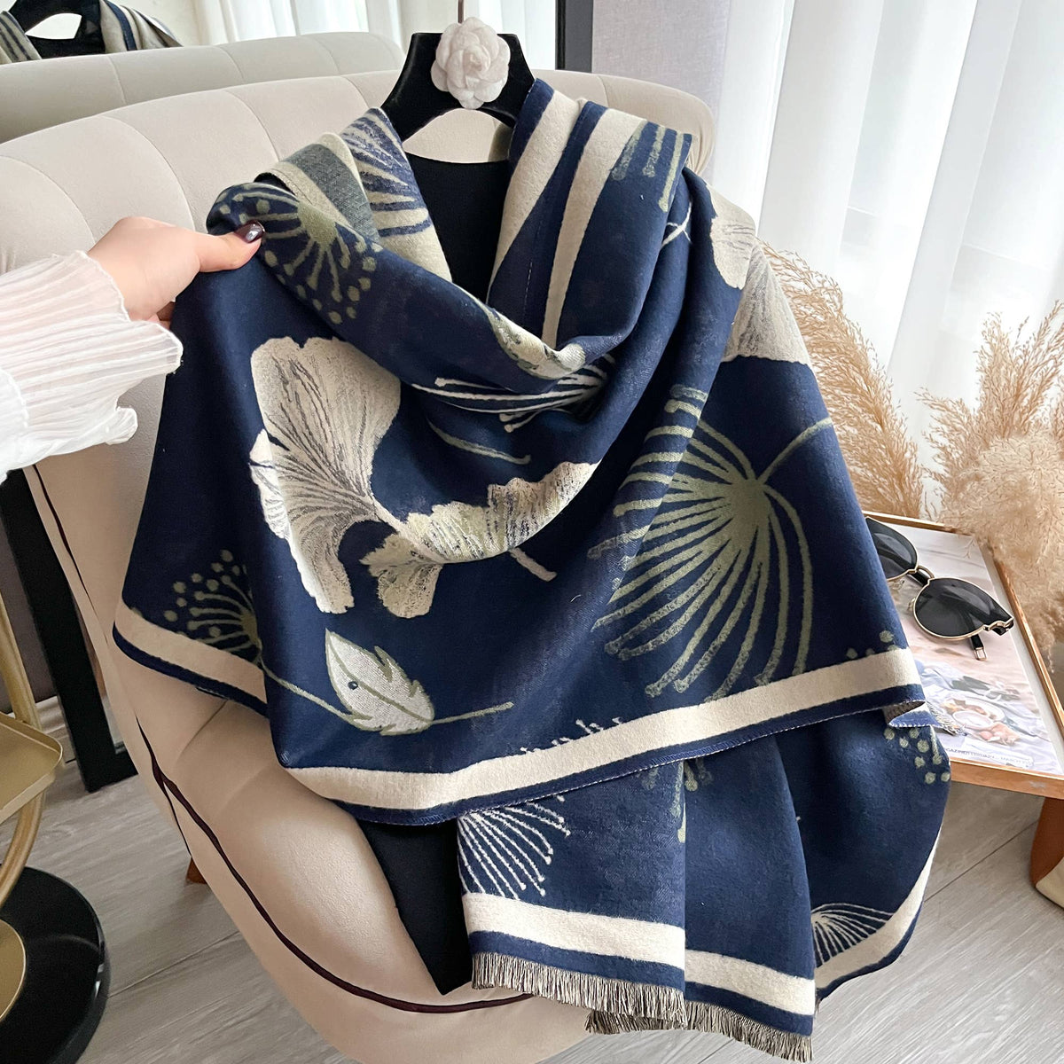 Navy / Cream Wrap