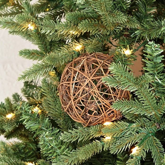 Grapevine Twig Ball-Brown 4"