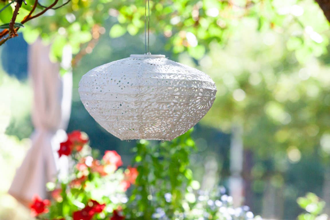 Stella Crown Chantilly Lace Solar Lantern - Porcelain