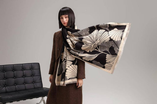 Black / Cream Large  Wrap
