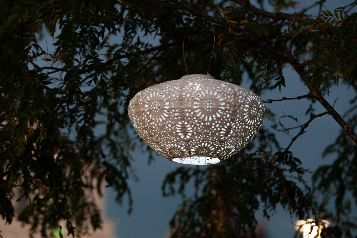 Stella Crown Chantilly Lace Solar Lantern - Porcelain