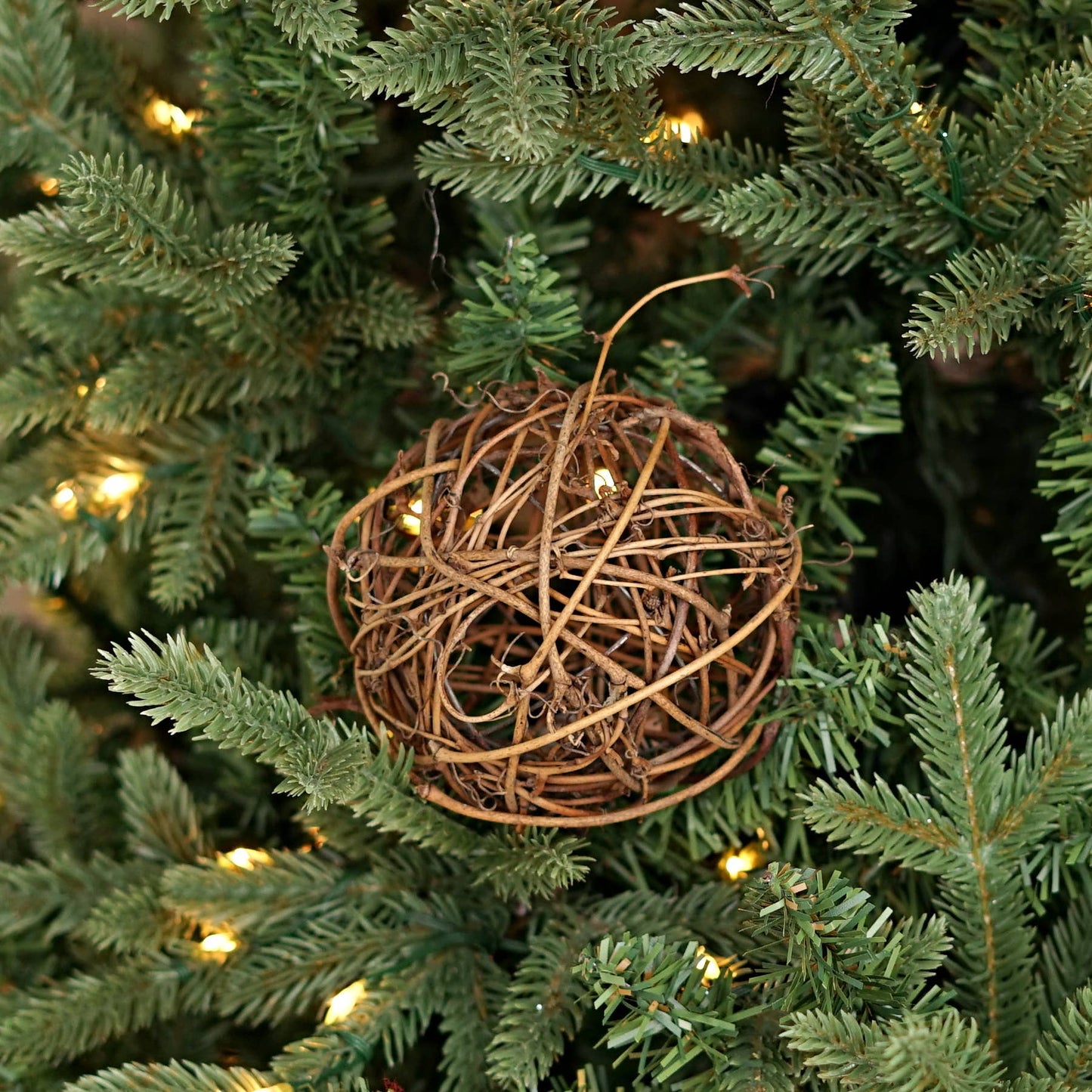 Grapevine Twig Ball-Brown 4"