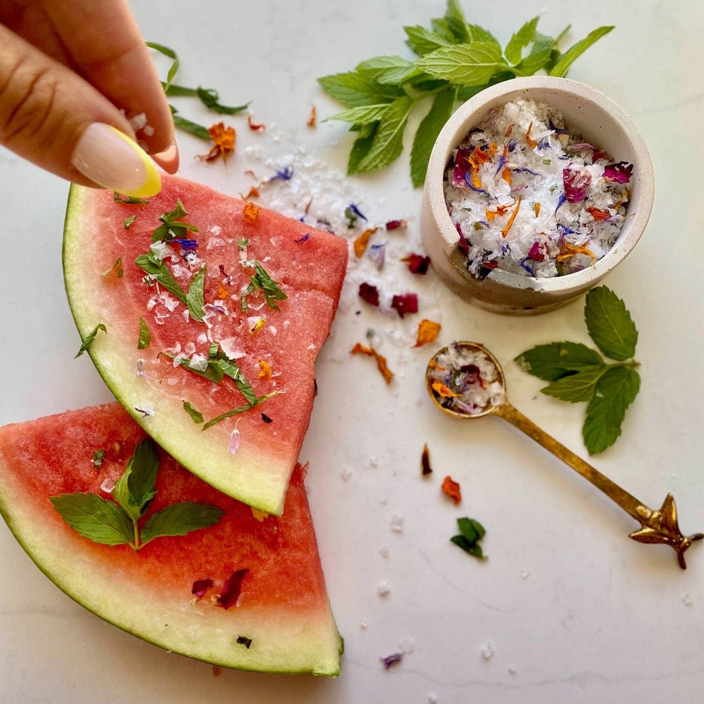 Classic Floral Garnishing Salt - Flouwer Co.
