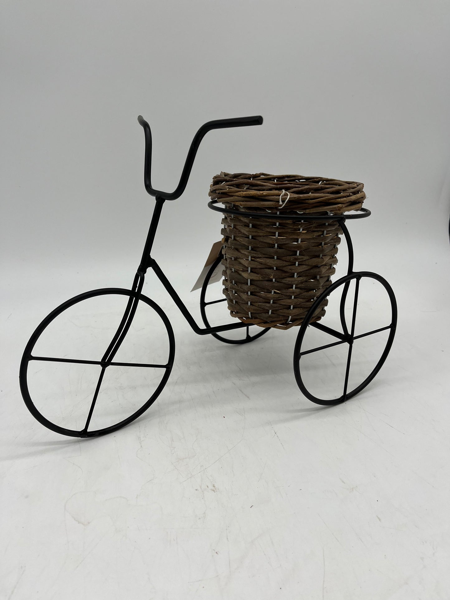 Bicycle Planter w Wicker Basket
